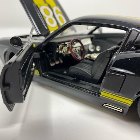 1967 Shelby GT-500KR 1:24 scale diecast car by Jada Big Time Muscle (Used)‎ - Picture 11 of 13